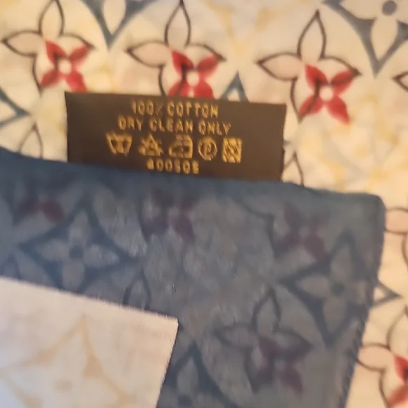 Authentic Vintage Louis Vuitton Cotton Monogram Scarf-Beautiful! - Picture 6 of 6